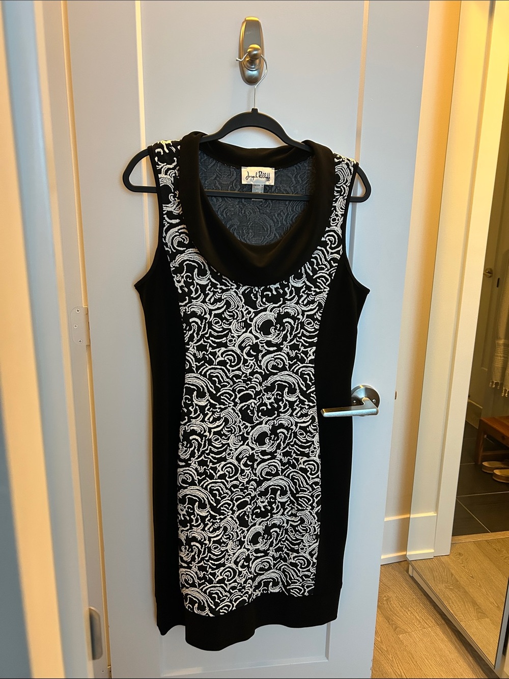 Joseph Ribkoff Black and White Sleeveless Midi Dress size 14